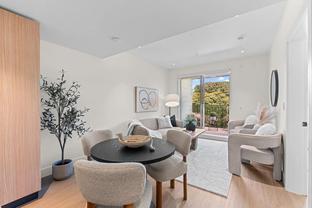 2235 E Broadway 410, Vancouver