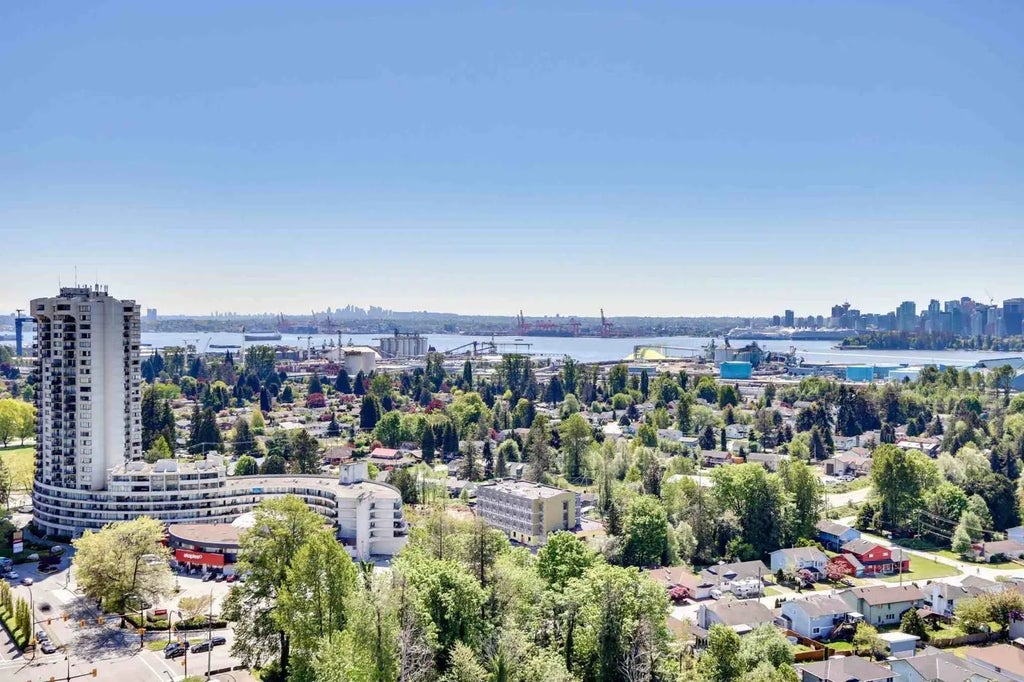 200 Klahanie Court 2205, West Vancouver