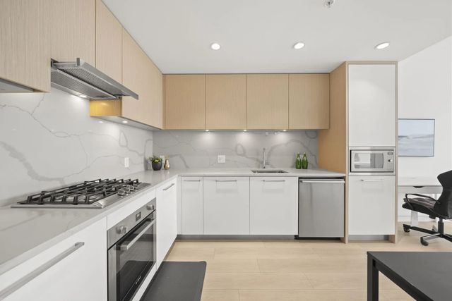 567 Clarke Road 1307, Coquitlam