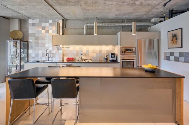 1529 W 6th Avenue 205, Vancouver