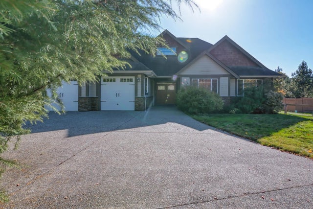 5005 Bay Road, Sechelt