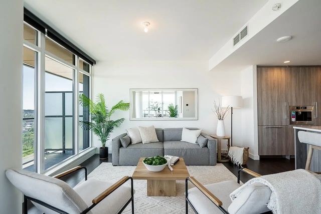 4890 Lougheed Highway 3907, Burnaby