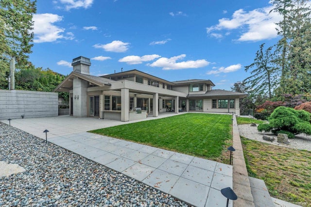 565 Robin Hood Road, West Vancouver