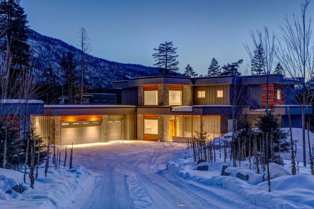 9374 Flicker Way, Whistler