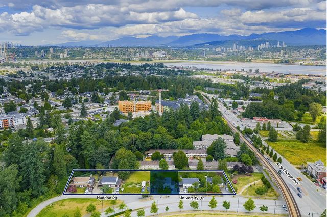 10957 University Drive, Surrey