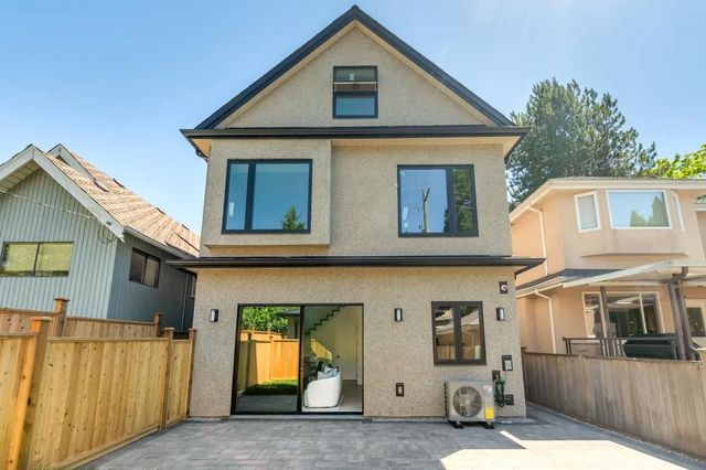3771 W King Edward Avenue 2, Vancouver