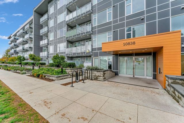 10838 Whalley Boulevard 516, Surrey