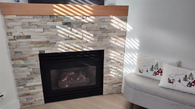 1233 W 16th Street 2, North Vancouver