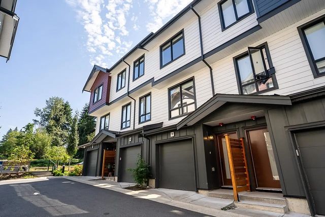 10527 155 Street 9, Surrey