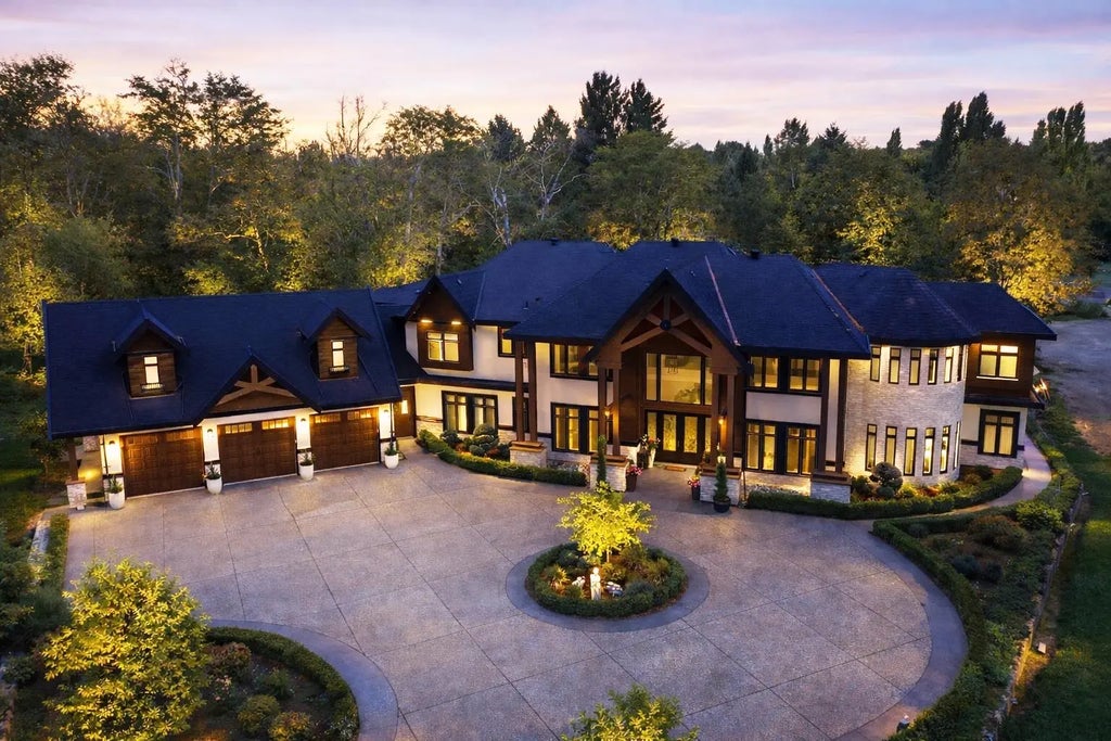 8486 Harvie Road, Surrey