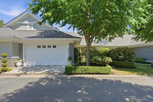 5900 Ferry Road 106, Ladner