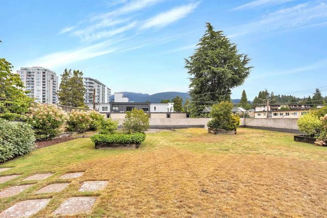 150 E 15th Street 303, North Vancouver