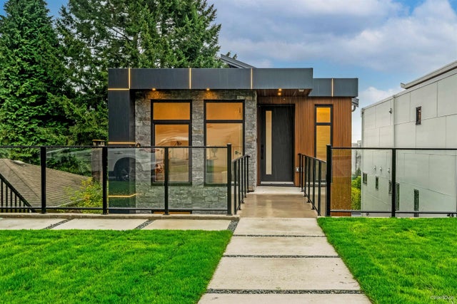 973 Adderley Street, North Vancouver