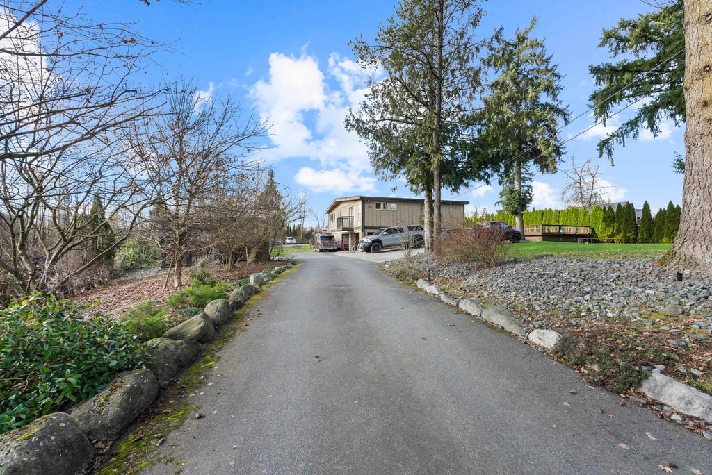 9729 216 Street, Langley