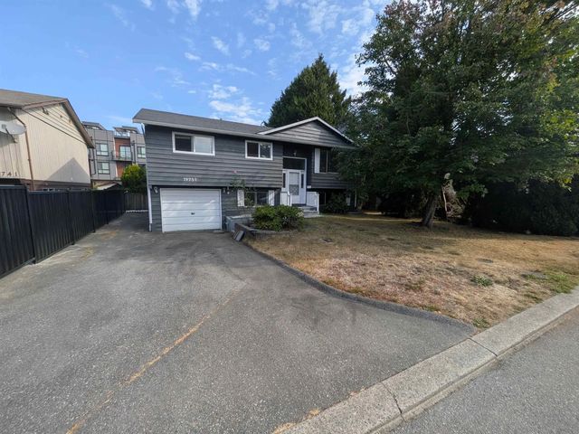 19751 54a Avenue, Langley