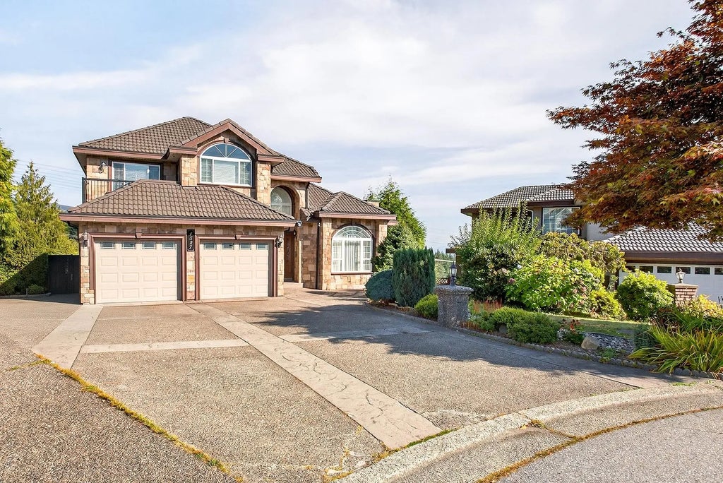 1527 Greenstone Court, Coquitlam