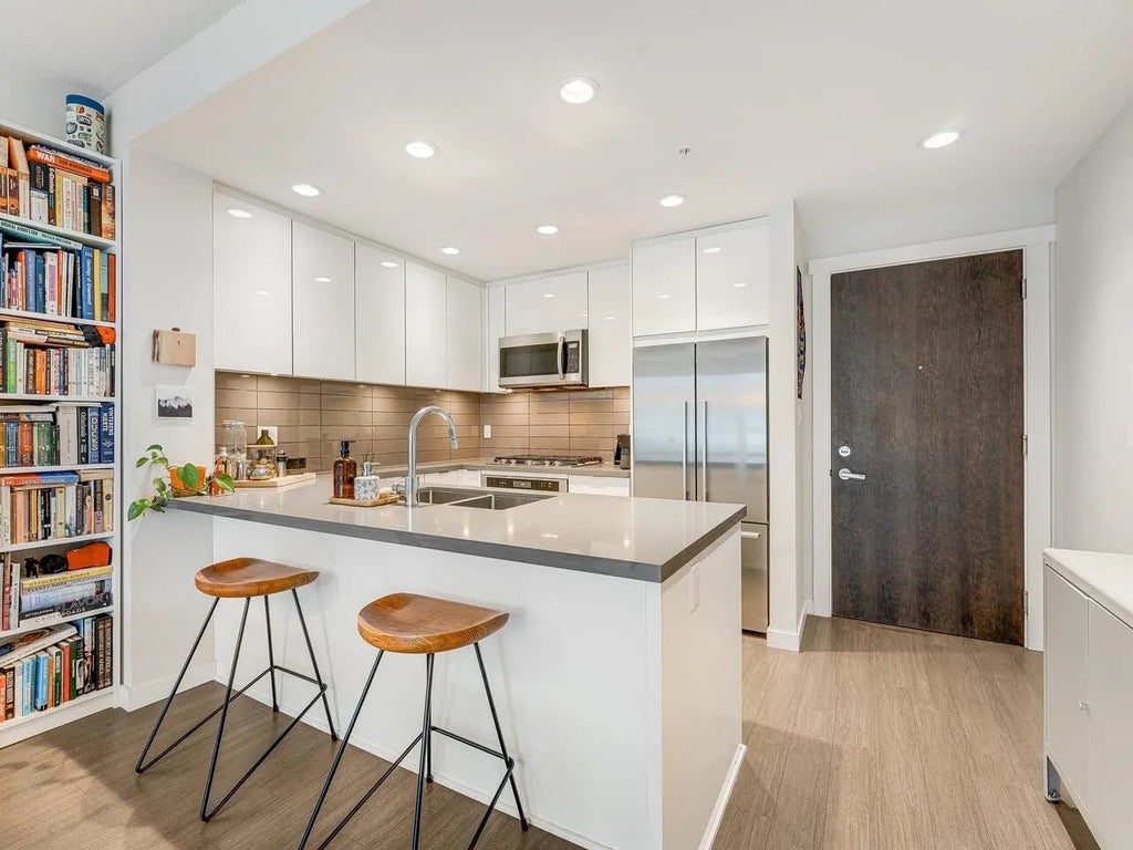 255 W 1st Street 412, North Vancouver