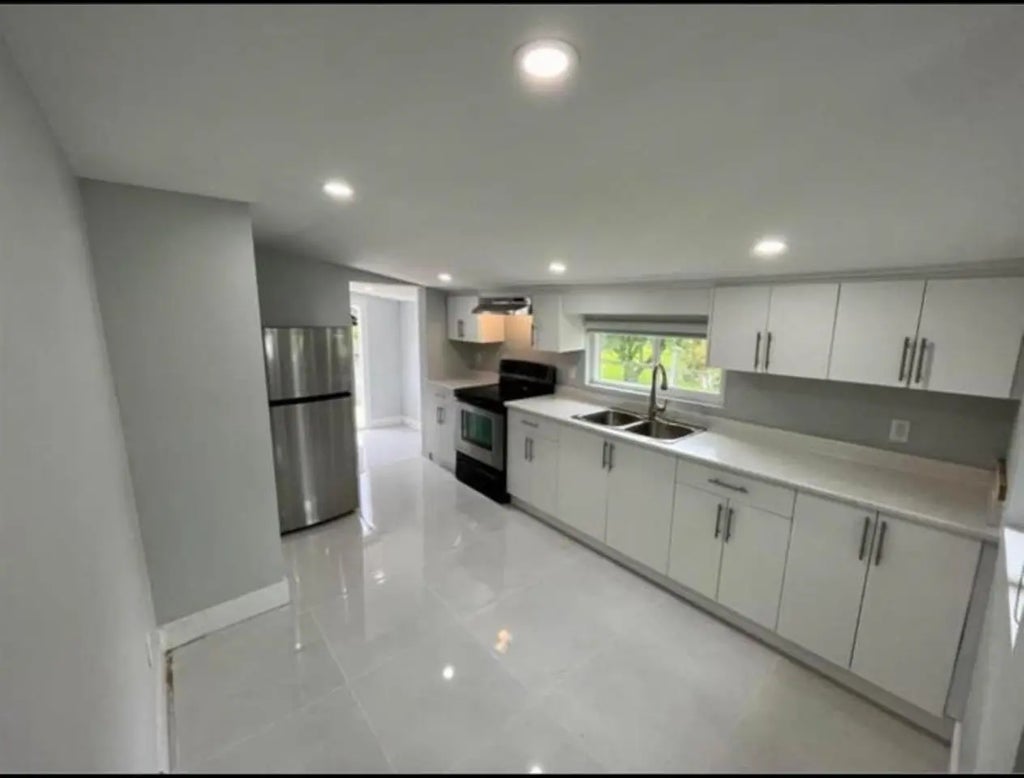 9518 Robson Street, Chilliwack