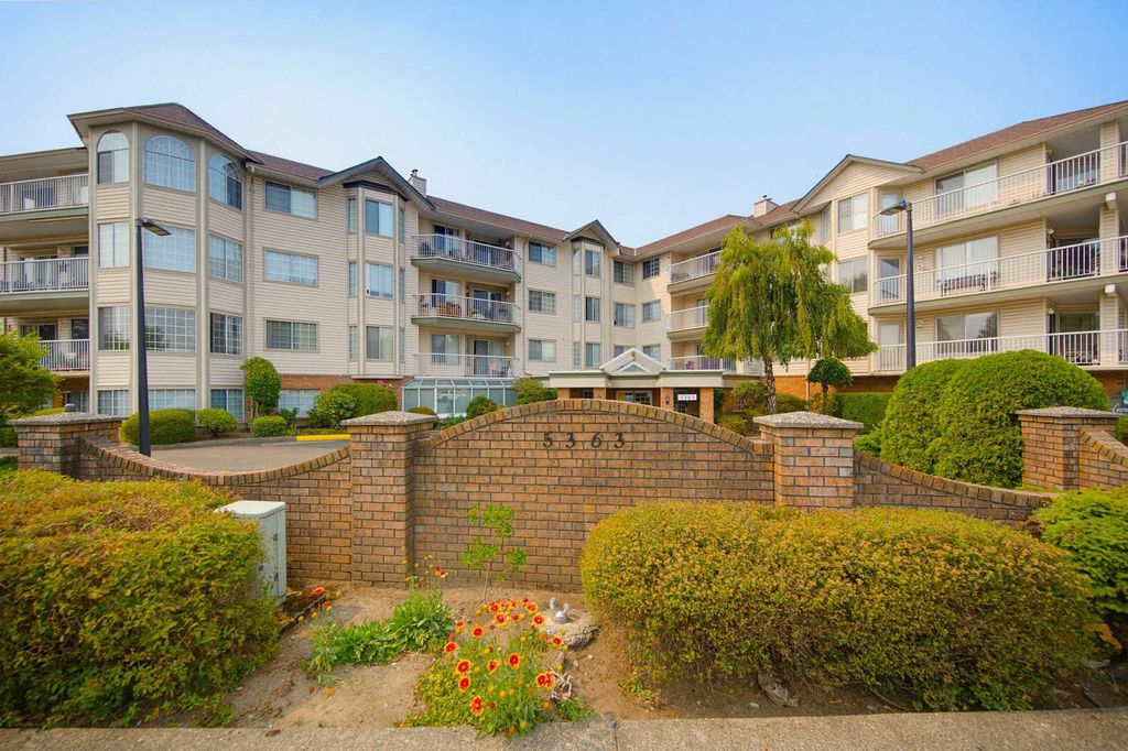 5363 206 Street 210, Langley