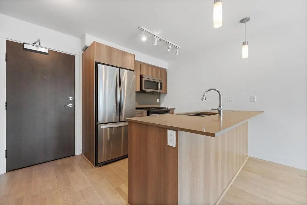 7058 14th Avenue 325, Burnaby