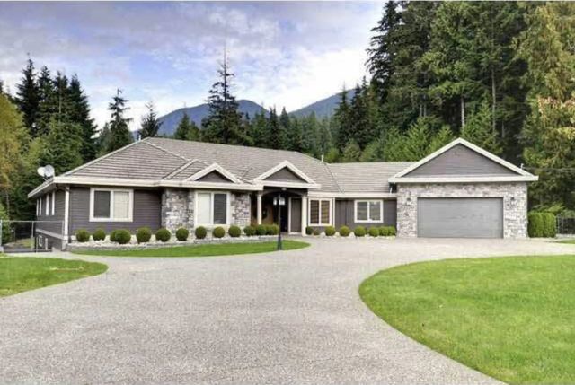 815 Spence Way, Anmore