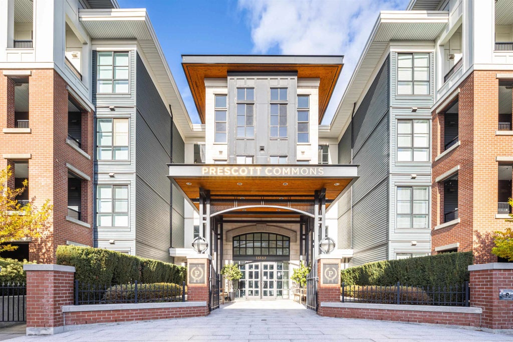 15137 33 Avenue 411, Surrey