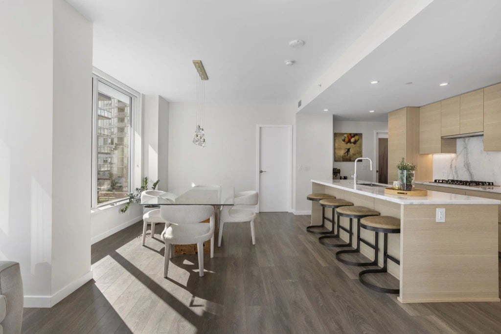 305 Morrissey Road 302, Port Moody