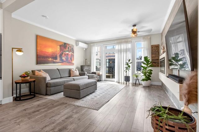 16488 64 Avenue 111, Surrey