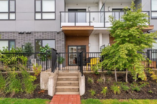623 Kemsley Avenue 103, Coquitlam