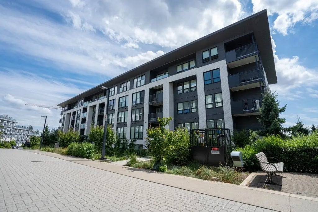 9228 Slopes Mews 111, Burnaby