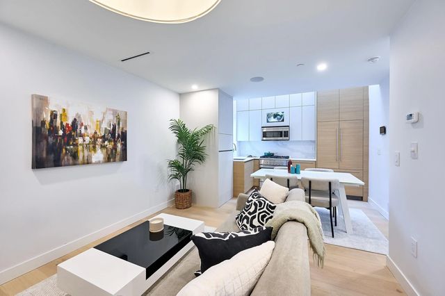3674 W 1st Avenue, Vancouver