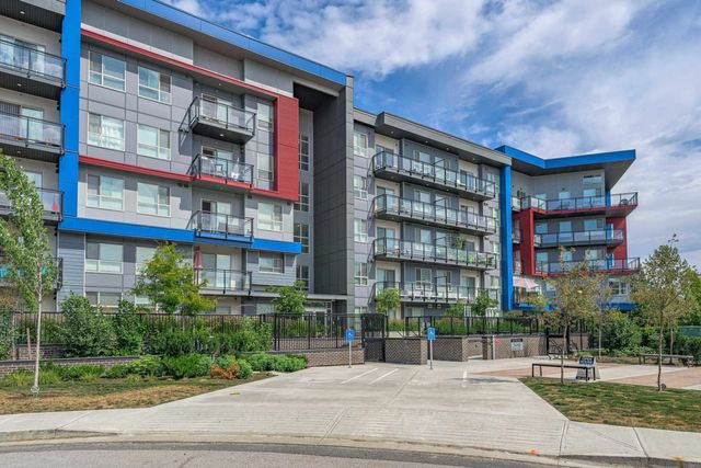 5486 199a Street 218, Langley
