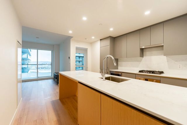 7977 Lansdowne Road 902, Richmond