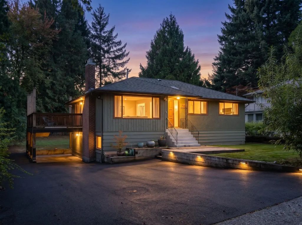1561 Merlynn Crescent, North Vancouver