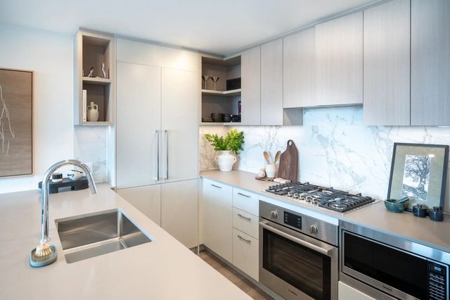 6468 Willingdon Avenue 3310, Burnaby