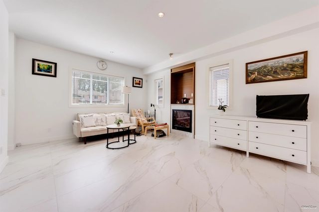 7199 Moffatt Road 9, Richmond