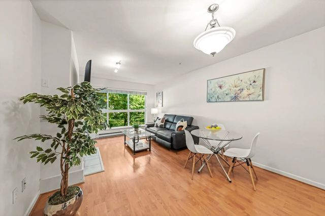 5900 Dover Crescent 205, Richmond