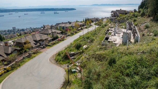 2345 Kadlec Court, West Vancouver