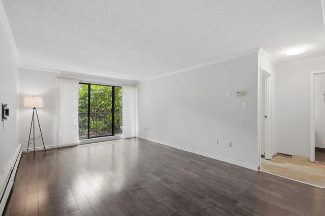 466 E Eighth Avenue 210, New Westminster