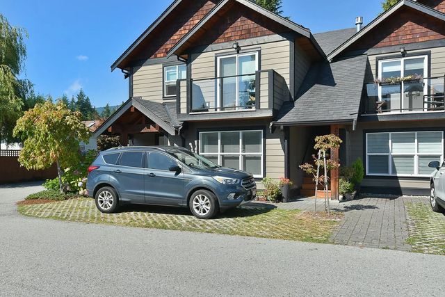 518 Shaw Road 208, Gibsons