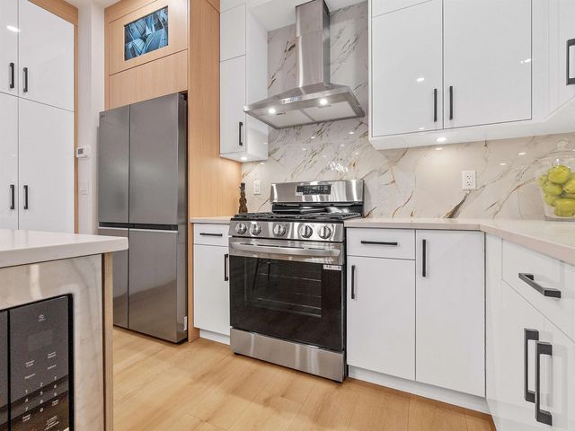 16693 16 Avenue 102, Surrey