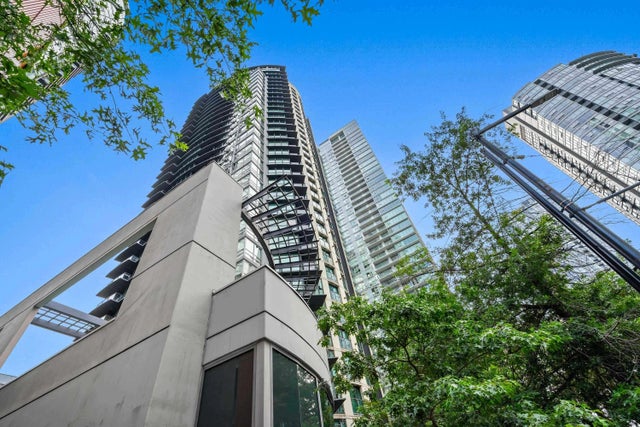 501 Pacific Street 2007, Vancouver