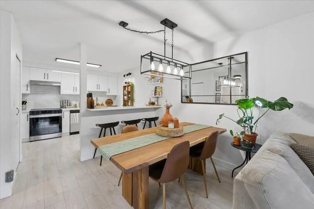 3 Rialto Court 121, New Westminster