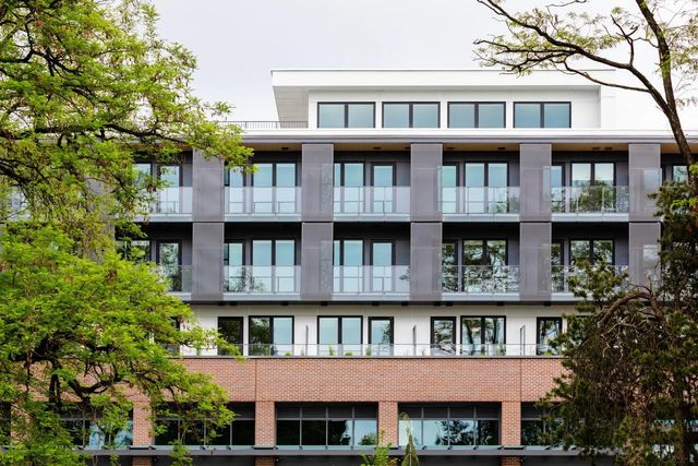 133 W 49th Avenue 422, Vancouver