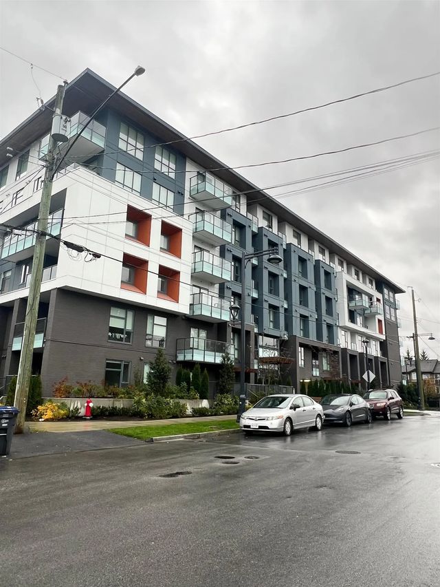 10828 139a Street 608, Surrey