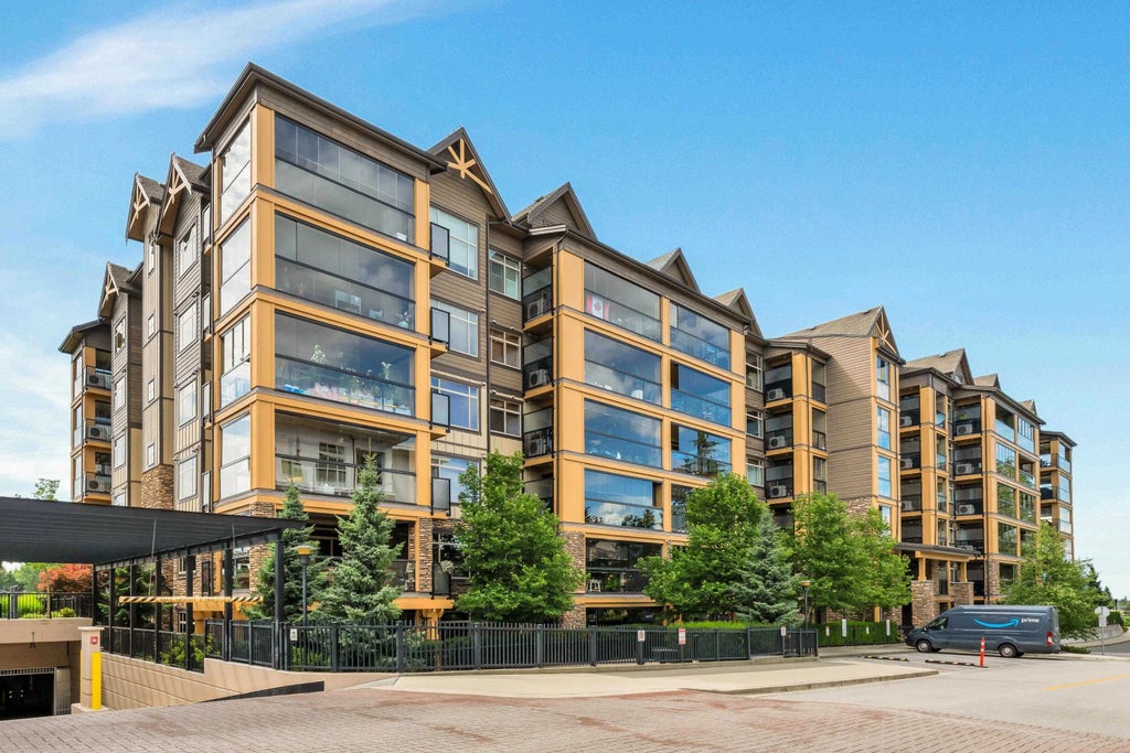 8157 207 Street 224, Langley