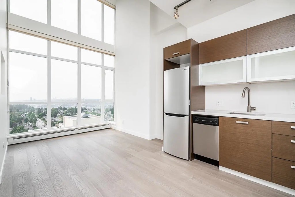 10777 University Drive 2507, Surrey