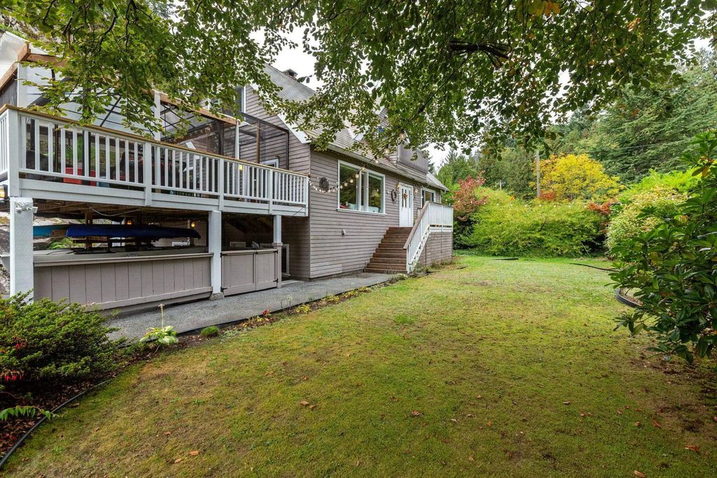 5607 Eagle Harbour Road, West Vancouver