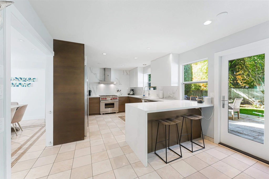 3968 Frames Place, North Vancouver