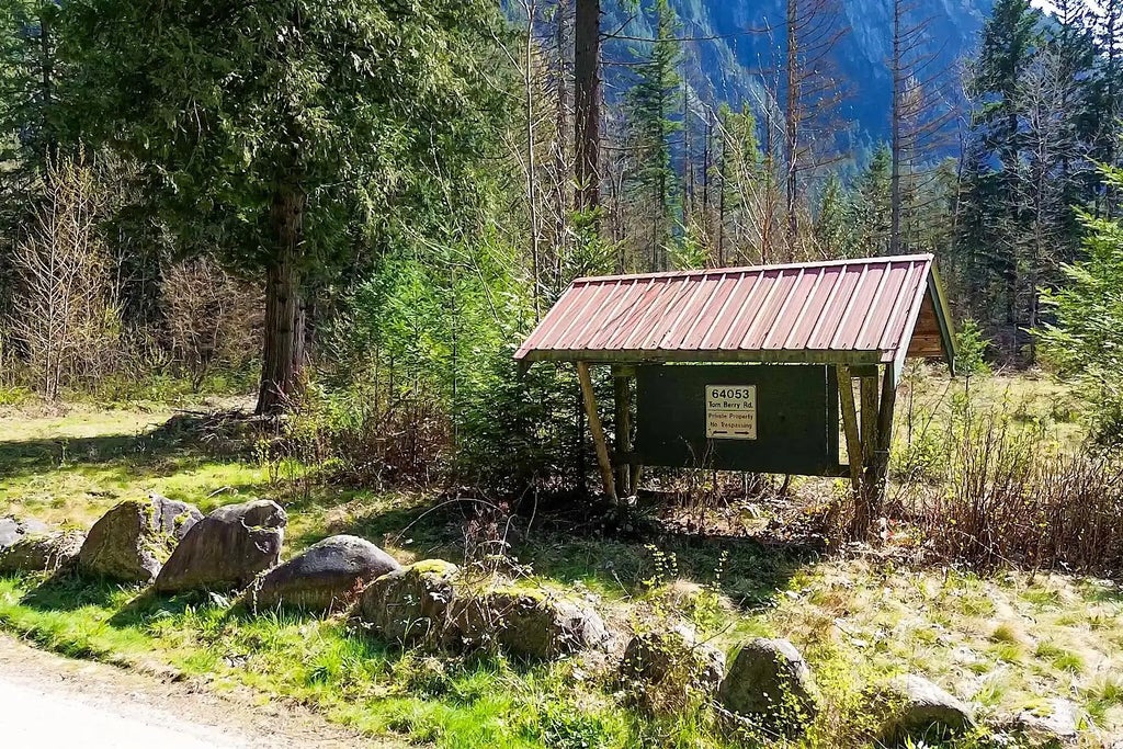 64053 Tom Berry Road, Hope